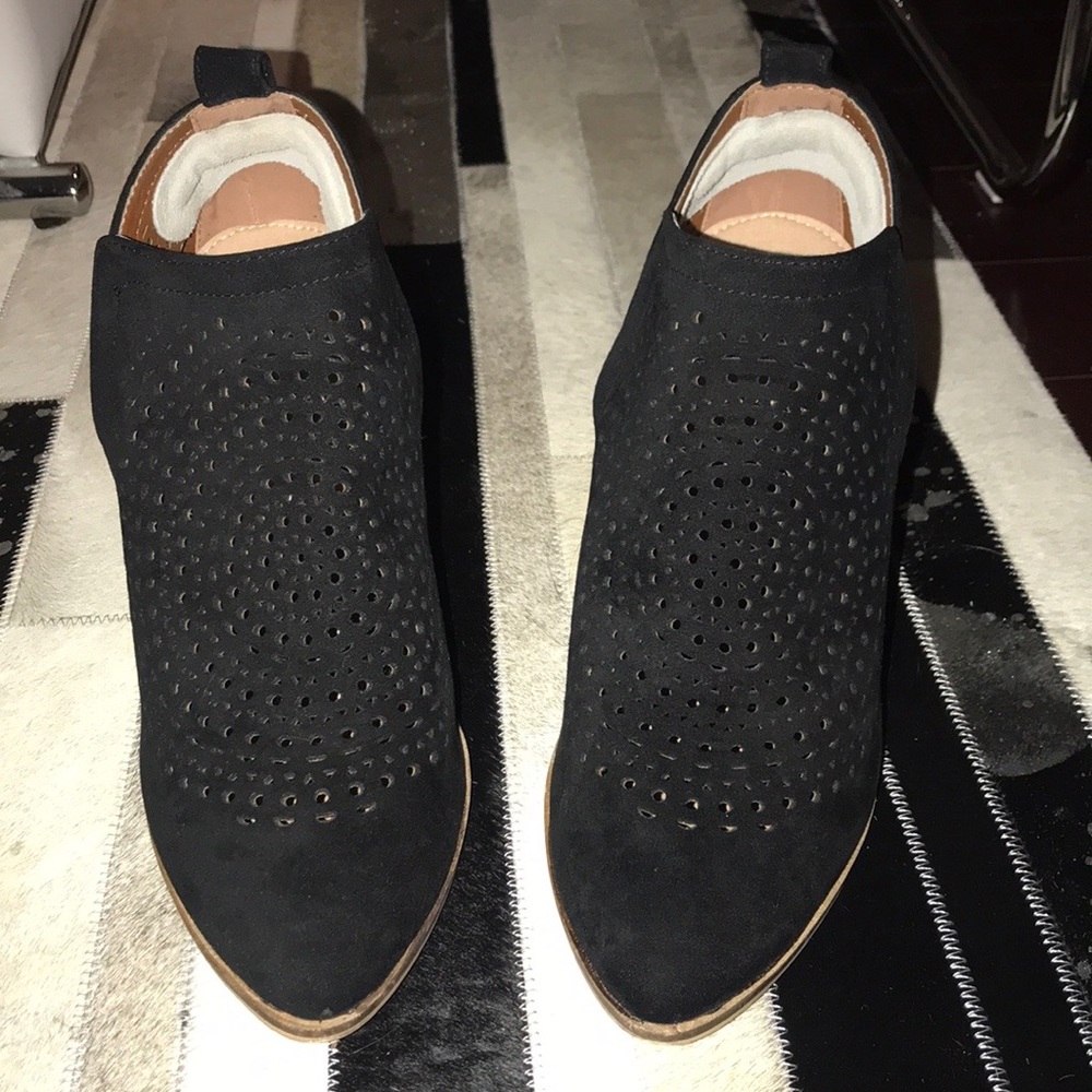 Black Suede Booties. Laser cut design. Block heel.